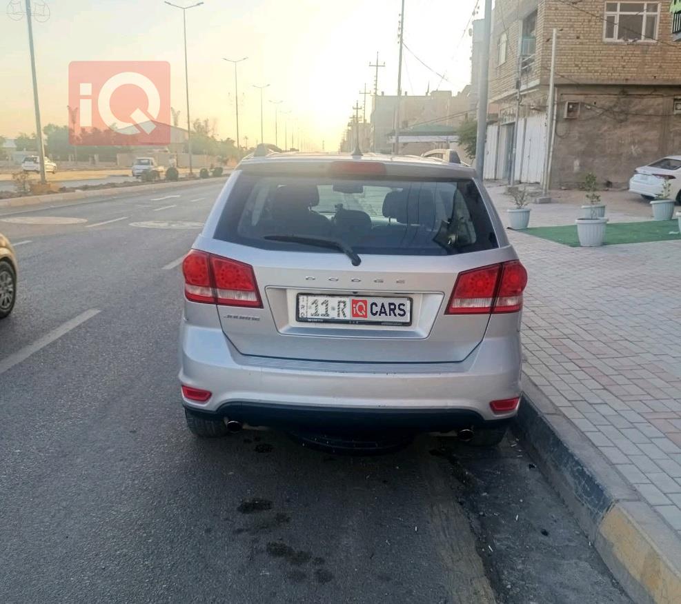 دودج جورني